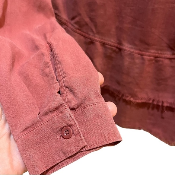 Cloth & Stone Tencel Red Chambray Peplum Button Down Top Frayed Hem Sz XS - Picture 8 of 10